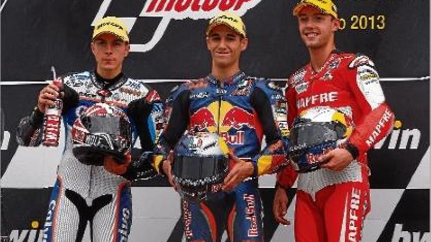 Maverick Viñales, Lluís Salom i Jonas Folger ahir al podi del Gran Premi de la República Txeca.