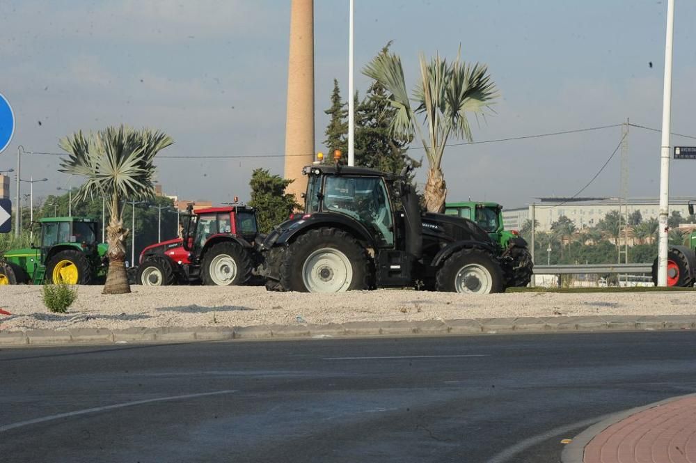 La protesta de agricultores a su paso por el Garru