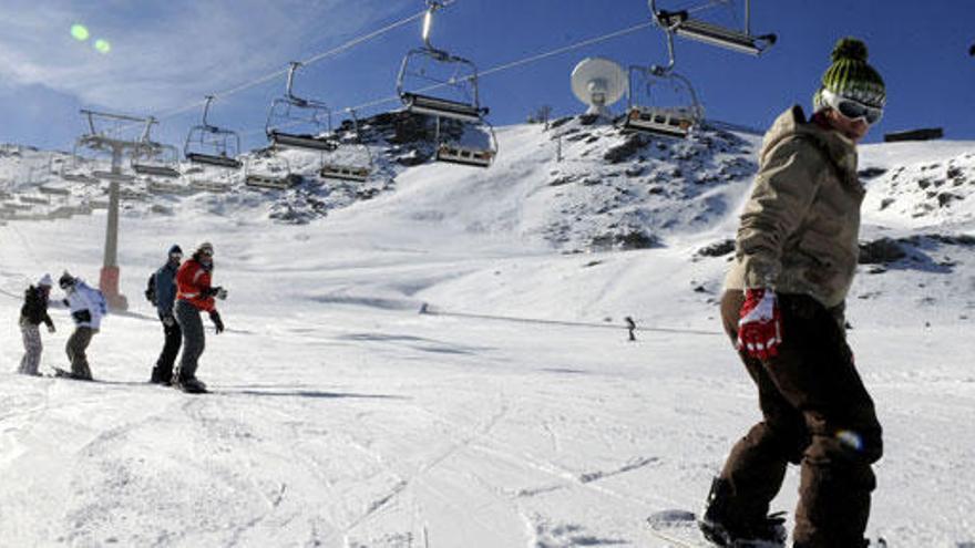 Sierra Nevada registró  28.651 esquiadores durante el Puente de la Constitución