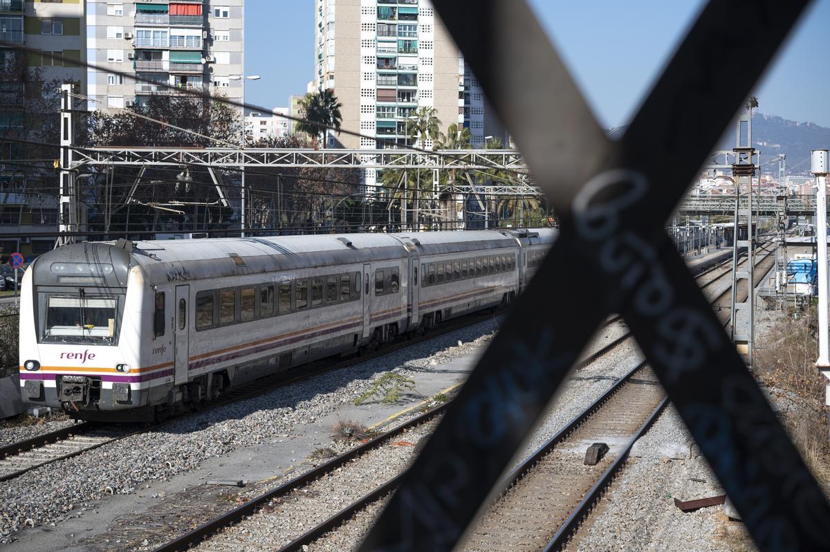 El conseller de Territori, Juli Fernàndez, reclama mesures quirúrgiques a Rodalies fins que arribi el traspàs