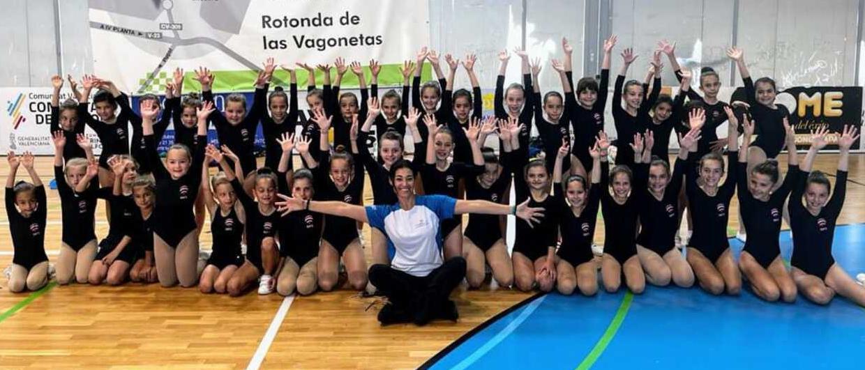 Gimnastas del colegio San Vicente Ferrer de Sagunt.