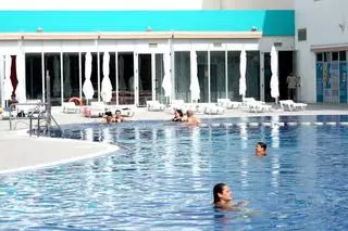 Benetússer celebra la reapertura de la piscina municipal con 2.400 entradas gratuita