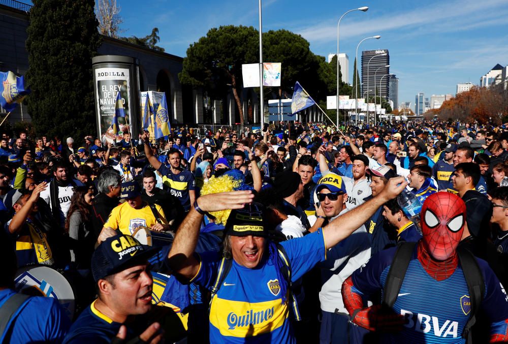 Las aficiones de River y Boca llenan Madrid