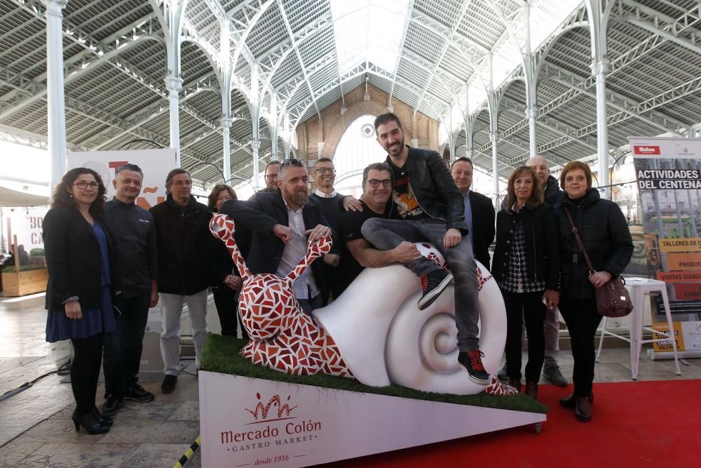 Exposición de caracoles gigantes en el mercado de Colón