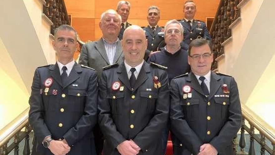 Los nuevos agentes, ayer, en el Ayuntamiento de Gijón.