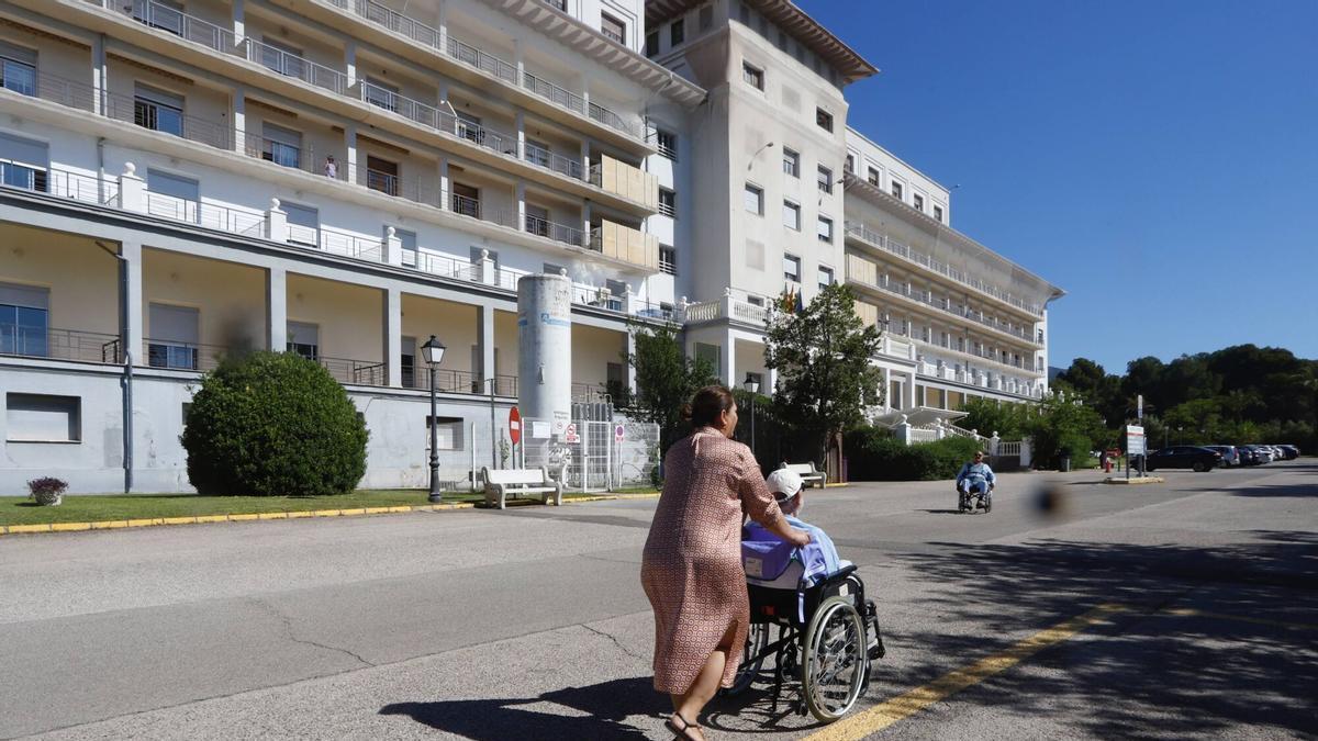 Últimos pacientes en el Doctor Moliner en junio de 2025.