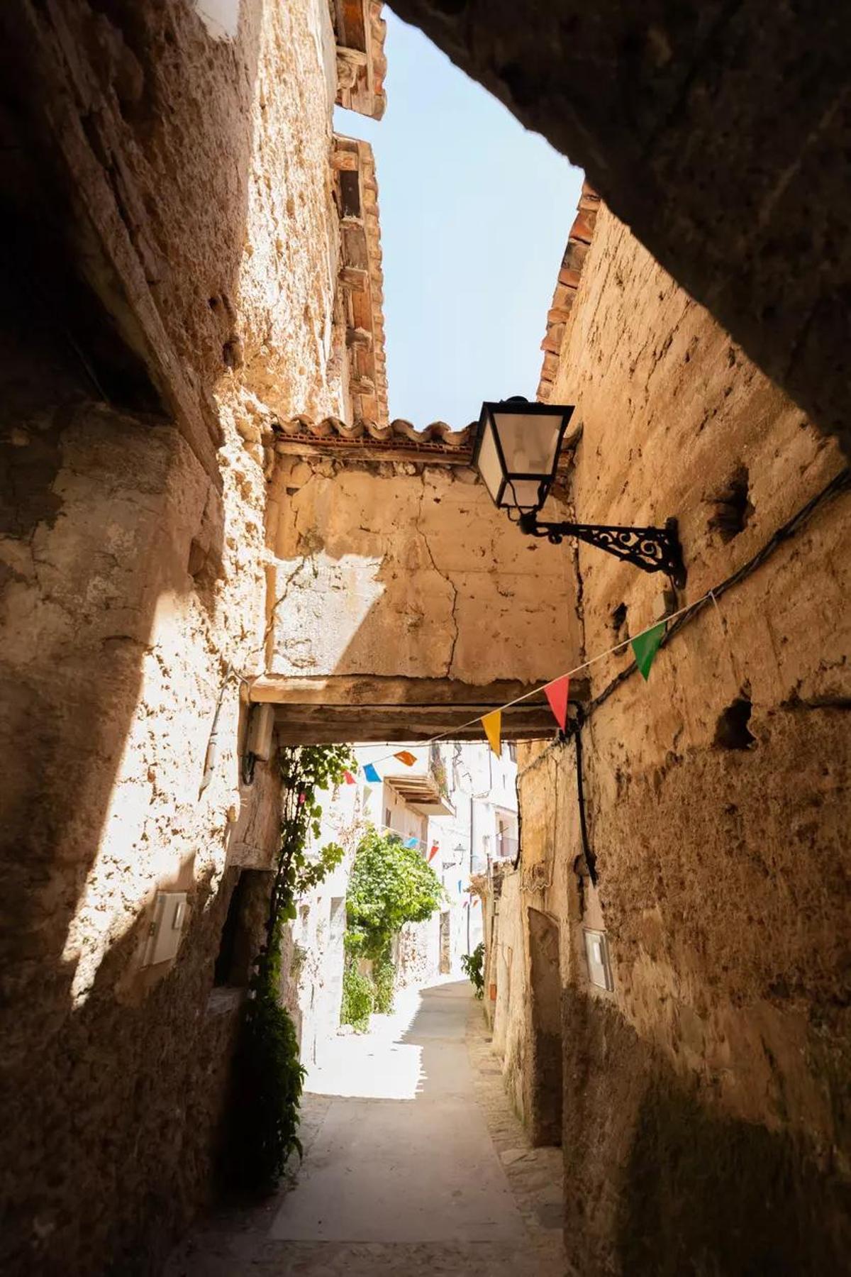 Calles empregadas del pueblo de Guitarricadelafuente