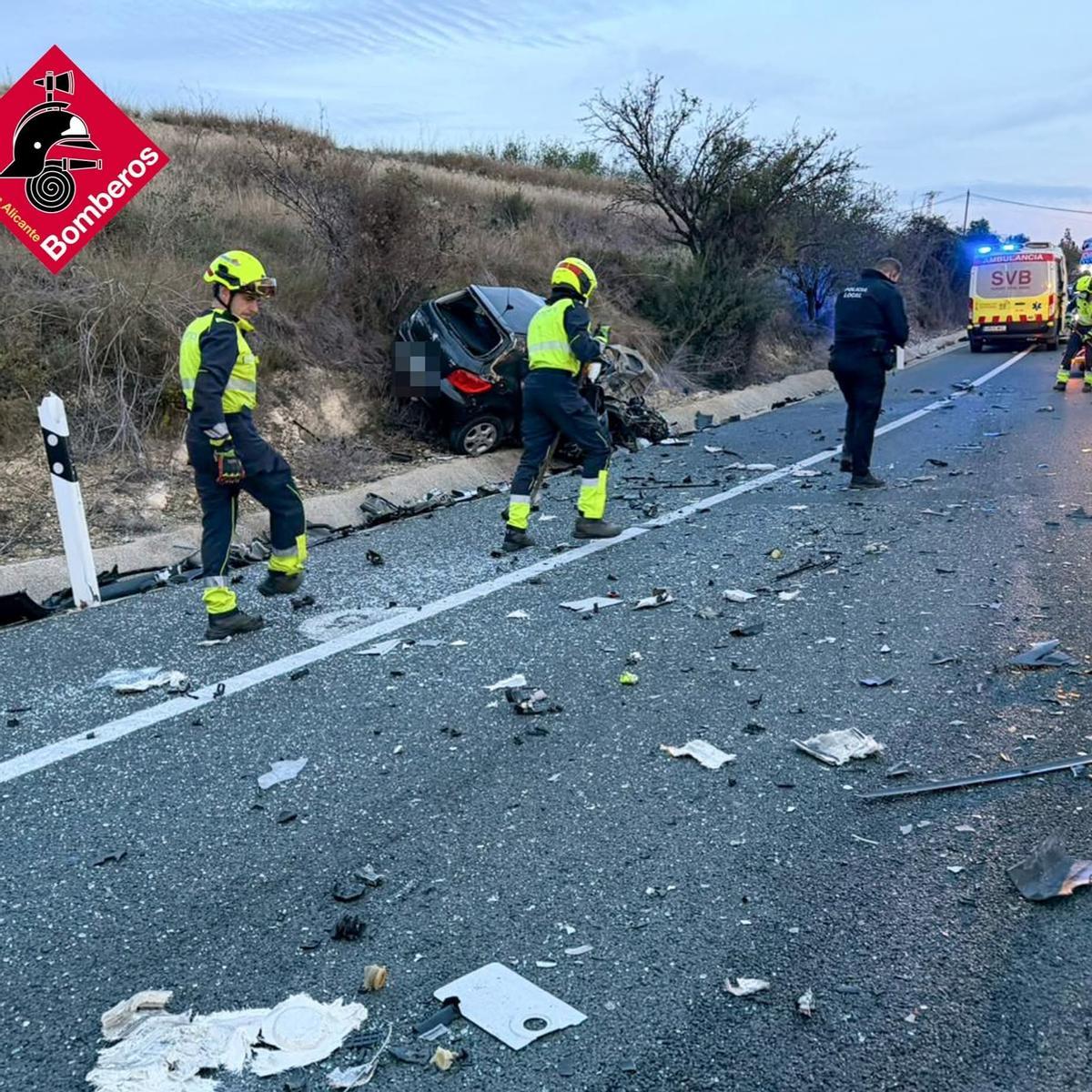 El coche que colisionó con el autobús en Benissa