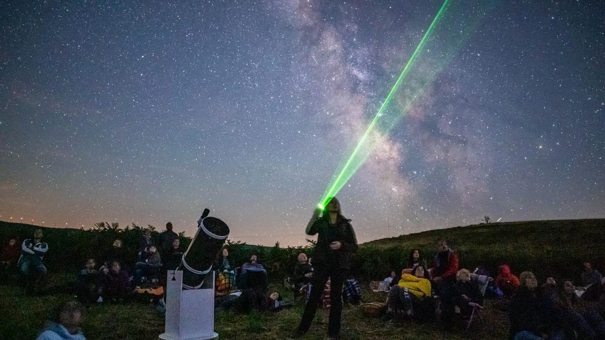 Lucía González, en una observación de estrellas de Allande Stars.