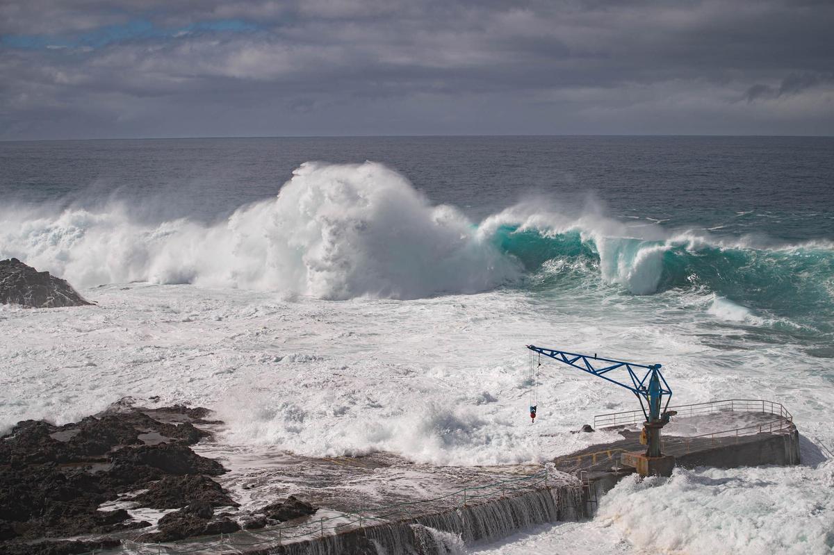 Fuerte oleaje en la costa de Tacoronte