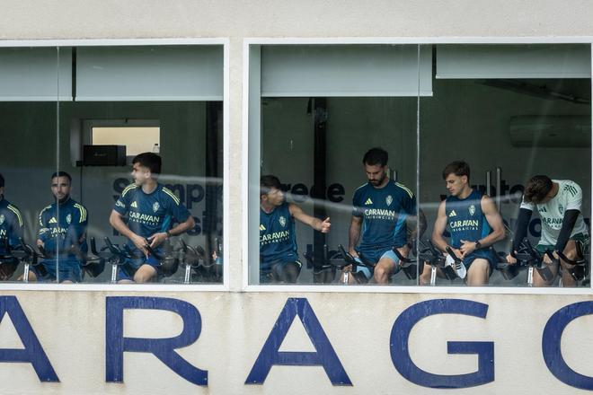 En imágenes | Entrenamiento del Real Zaragoza tras la derrota contra el Granada
