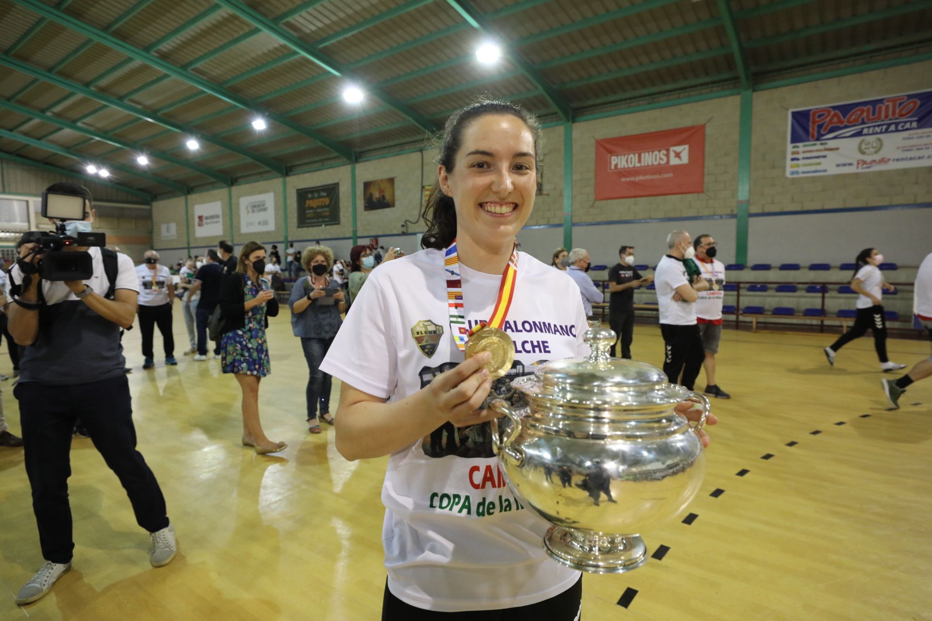 Recibimiento y celebración de las campeonas de la Copa de la Reina en su casa de Carrús