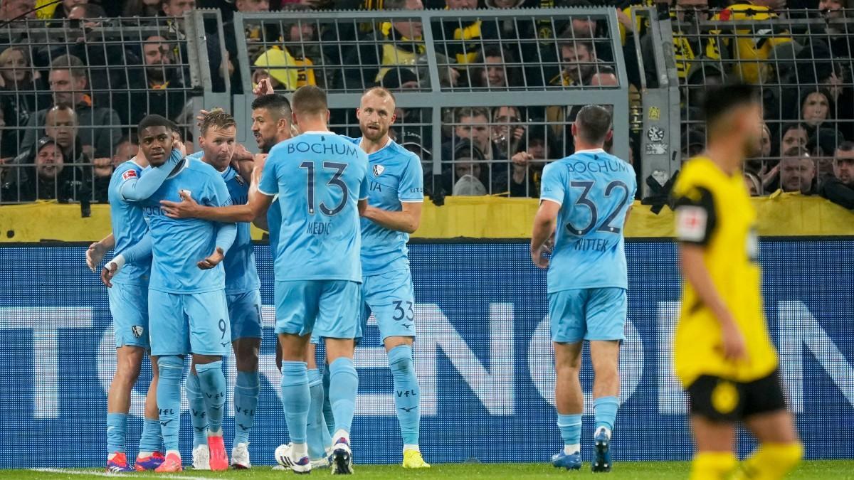 Los jugadores del Bochum celebran un gol