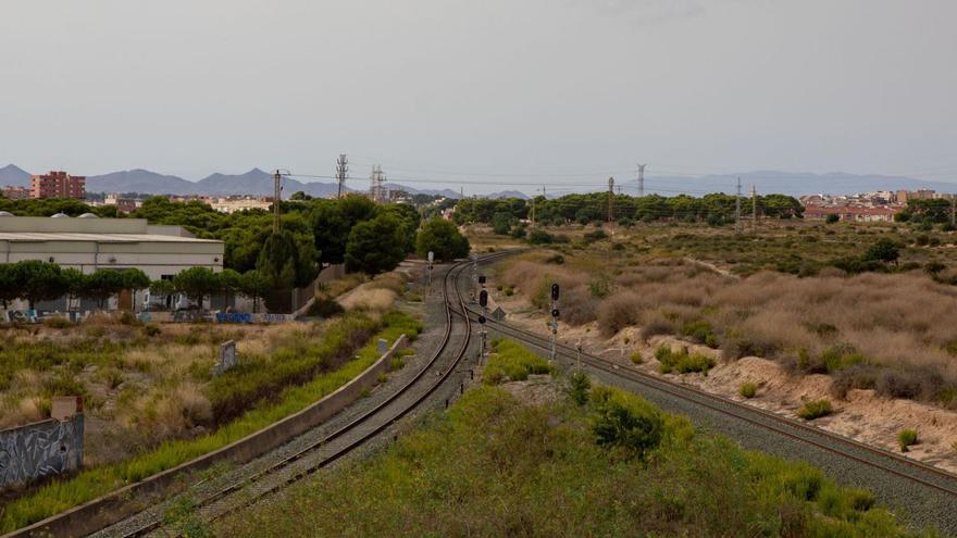 Oposición de siete barrios al plan de Adif para la llegada del AVE a Cartagena