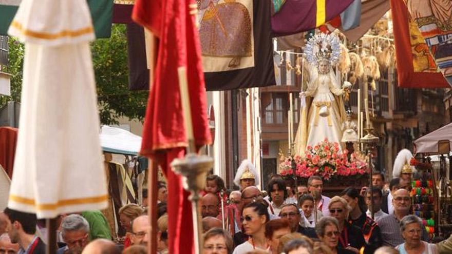 La Virgen de la Concha procesiona por las calles de Zamora en una imagen de 2013.