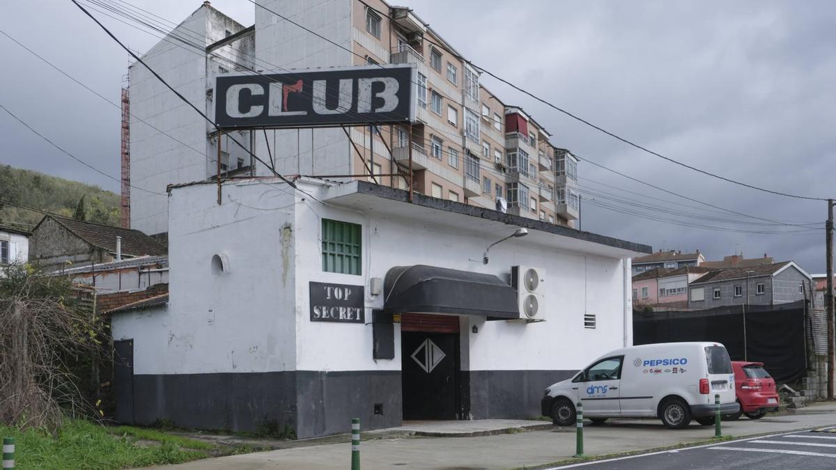 Local que reabrió en O Pino como bar de alterne 24 horas. | ROI CRUZ