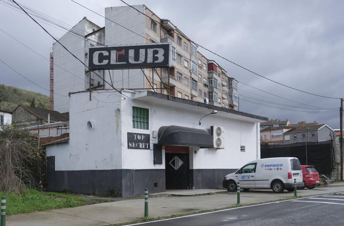 Local que reabrió en O Pino como bar de alterne 24 horas. | ROI CRUZ