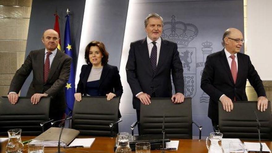 De Guindos, Sáenz de Santamaría, Méndez de Vigo i Montoro, a punt d&#039;explicar els acords del consell de ministres