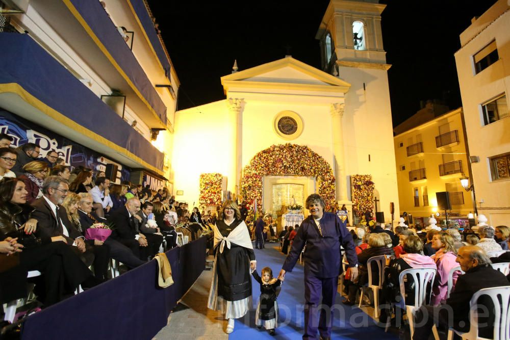 Ofrenda de flores a la Mare de Déu del Sofratge en Benidorm