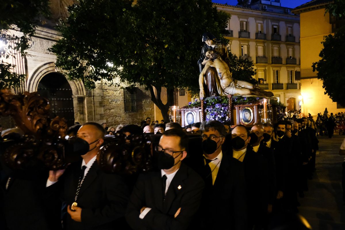 Madrugada de traslados para la veneración 'El Verbo Encarnado' en la Catedral