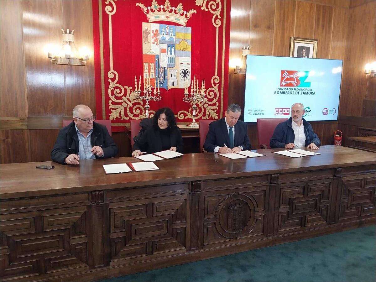 Acuerdo entre los representantes sindicales de los bomberos y la Diputación de Zamora