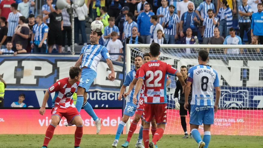 El Málaga CF sumó hace dos jornadas ante el Lugo su única victoria en casa de La Rosaleda. | GREGORIO MARRERO