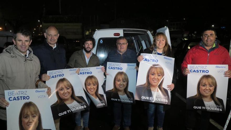 La pegada de carteles de los conservadores mecos.