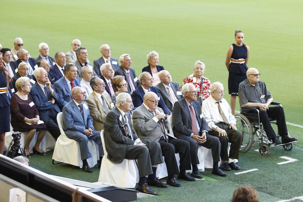 El Valencia rinde homenaje a sus socios más fieles