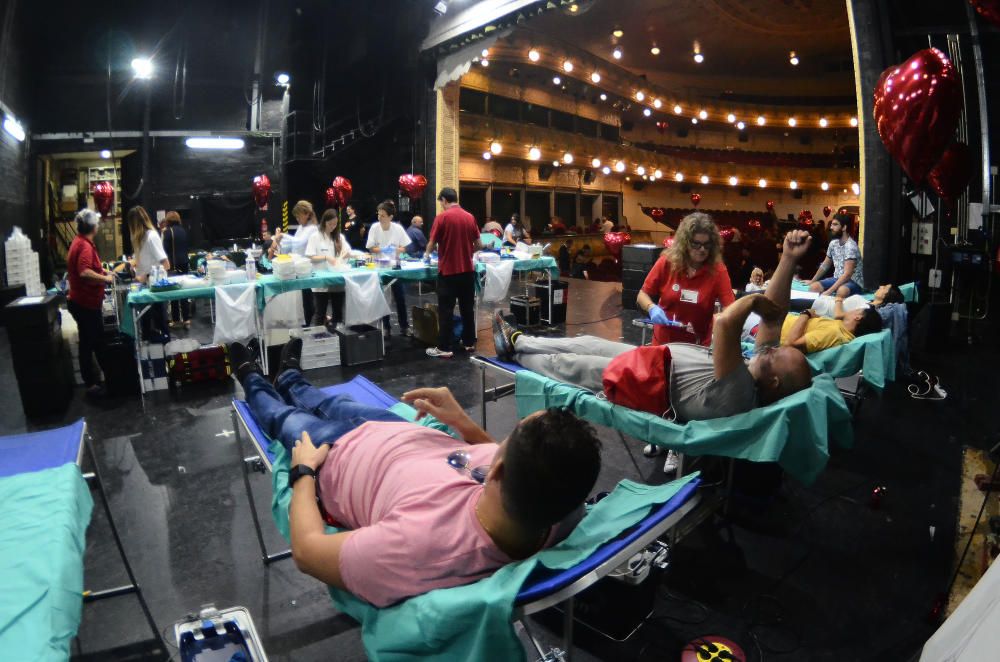 Macrodonación de sangre en el Gran Teatro de Elche