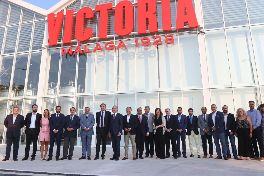 Representantes políticos e institucionales de Málaga acudieron al acto oficial de inauguración de la fábrica de Cerveza Victoria