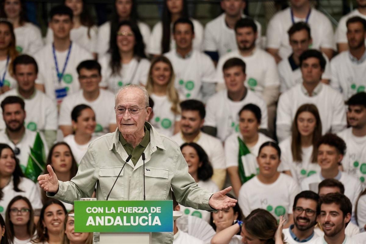 Mitin del candidato a la presidencia de la Junta de Andalucía, Juanma Moreno Bonilla, junto al presidente del PP nacional, Alberto Núñez Feijoo, en Carranque