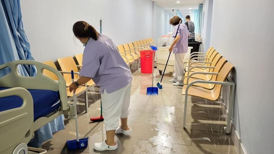 La pluja inunda una planta de l&#039;Hospital de Figueres