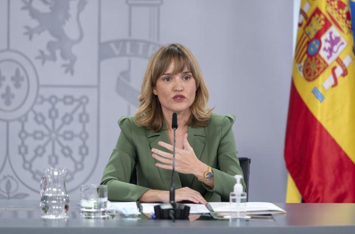 La titular de Educación y Formación Profesional, Pilar Alegría, en rueda de prensa tras el Consejo de Ministros del pasado 16 de noviembre de 2021, en la Moncloa.