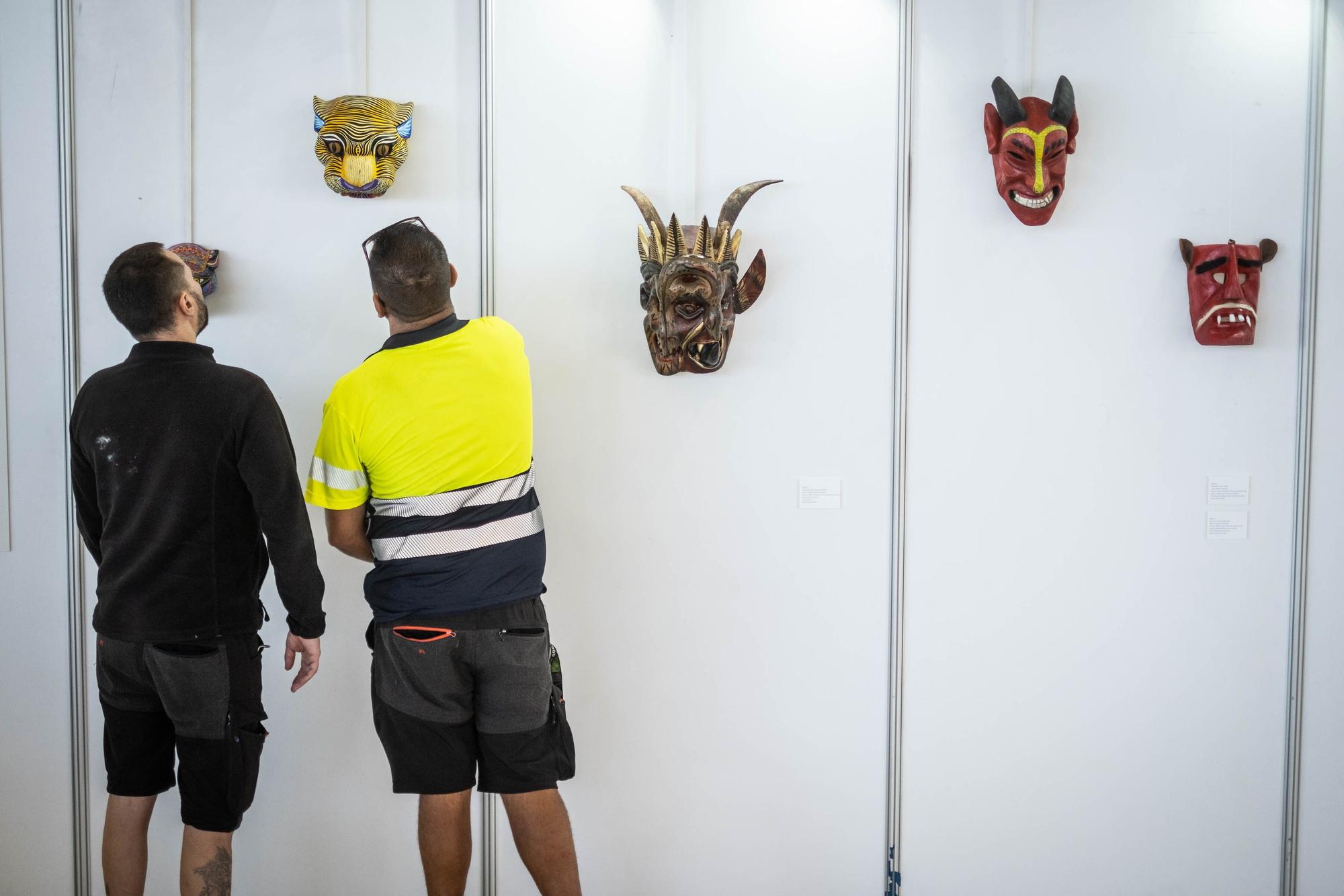 Un homenaje en Tenerife al Carnaval Internacional en la Feria Tricontinental de Artesanía