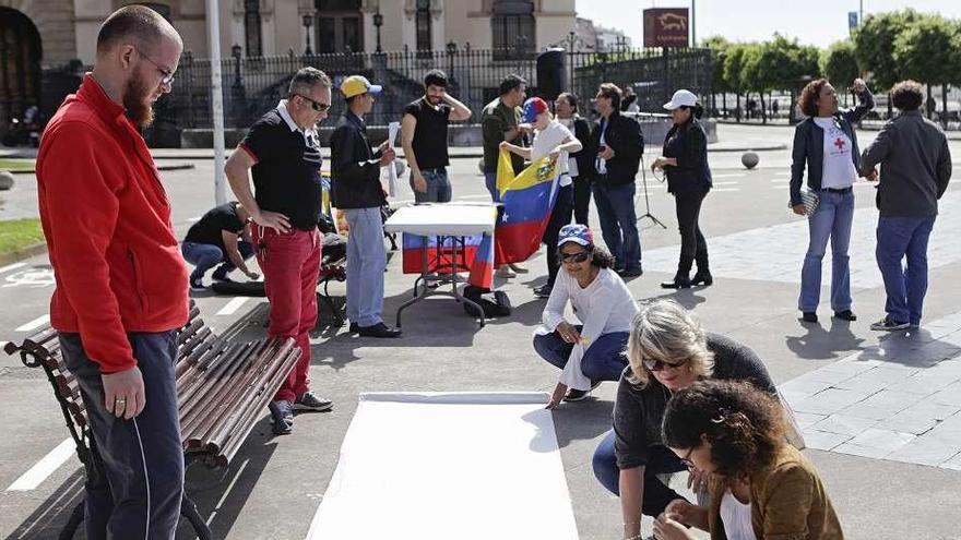 Movilización en Gijón por las víctimas de Venezuela