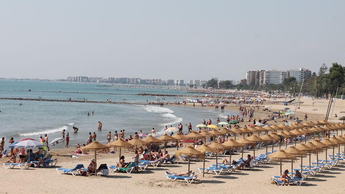 El litoral benicense es considerado uno de los destinos turísticos referentes en la Comunitat Valenciana, gracias a la excelencia, calidad y cuidado de sus playas. Todo un emblema.