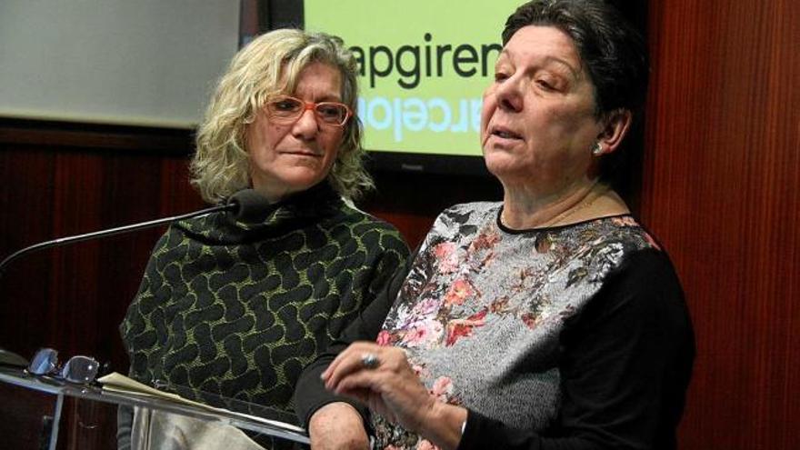 La regidora de la CUP a Barcelona María José Lecha amb la diputada al Parlament Gabriela Serra