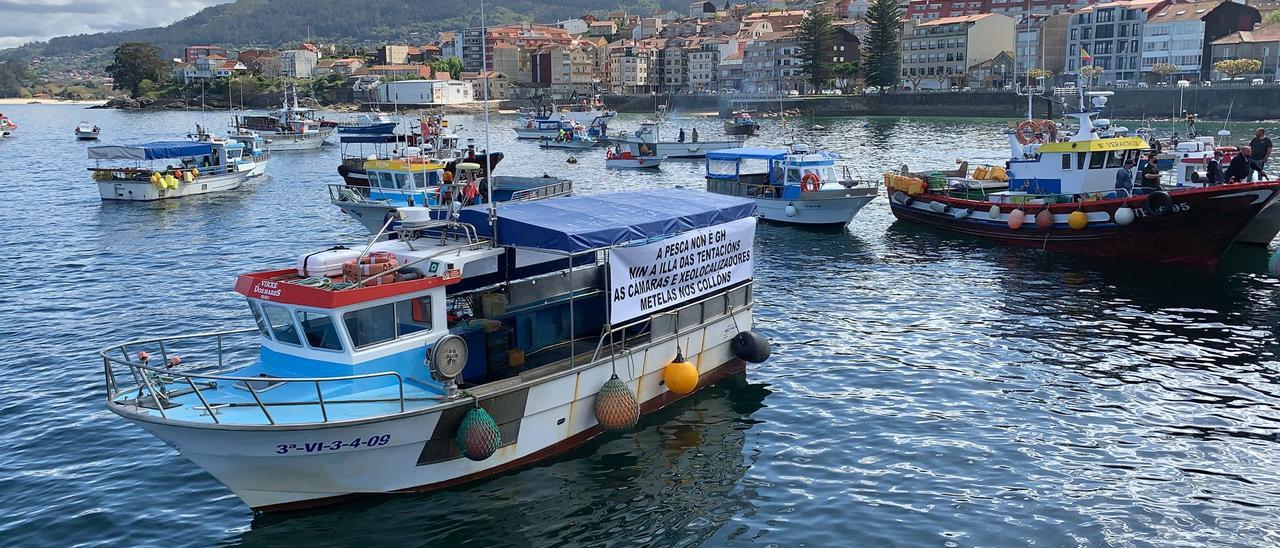 La gran pitada de los barcos gallegos contra el Reglamento de Control de Pesca