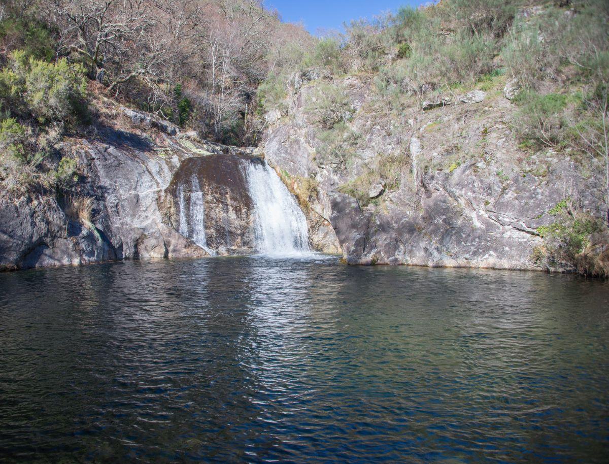 La ruta del Pozo Caído es ideal para hacer con niños y disfrutar de la fuerza del río tras las lluvias.