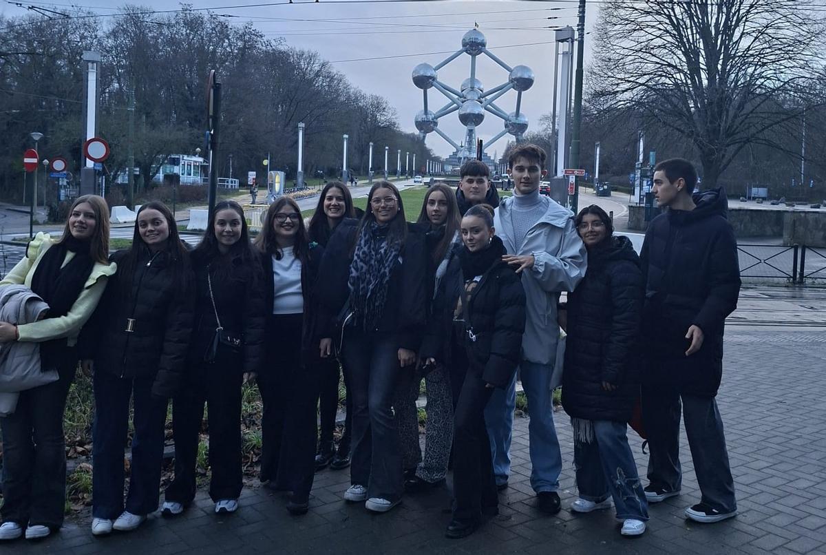 La delegación de Almassora, en el Atomium.