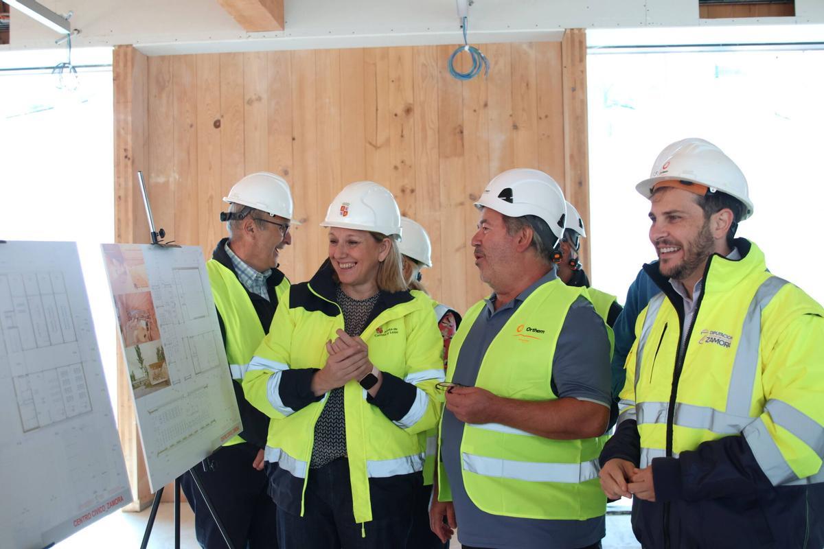 La vicepresidenta segunda, Isabel Blanco, visita las obras del Centro Cívico de Zamora