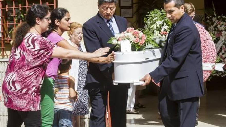 Los restos de Ruth y José descansan por fin en el cementerio