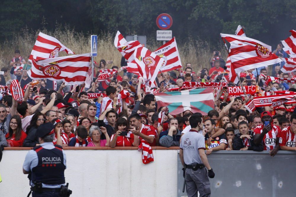 Rebuda històrica de l'afició del Girona FC a Montilivi