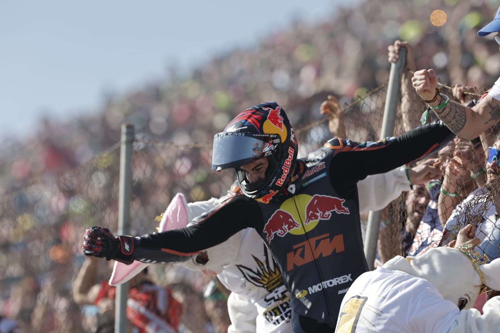 Ambiente en Cheste en la segunda jornada del Gran Premio de Valencia