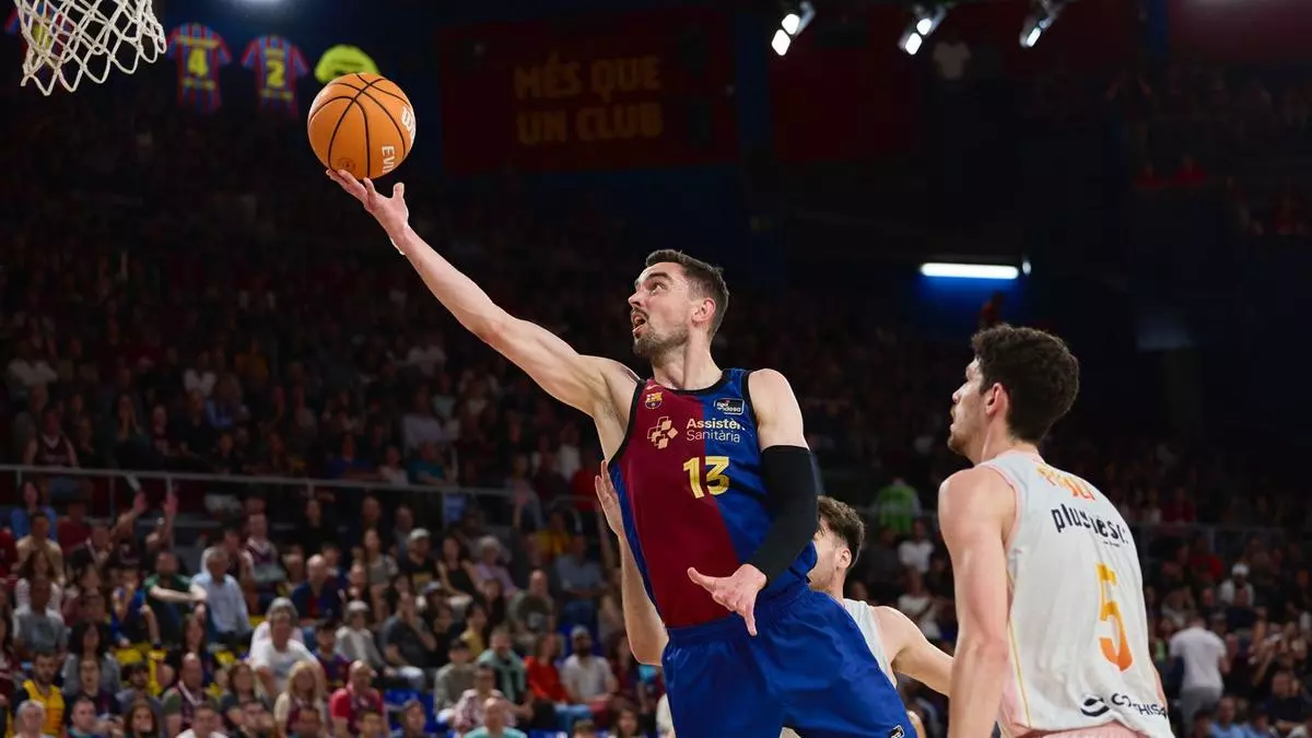 En manos de Tomas Satoransky, el ironman del Bar?a