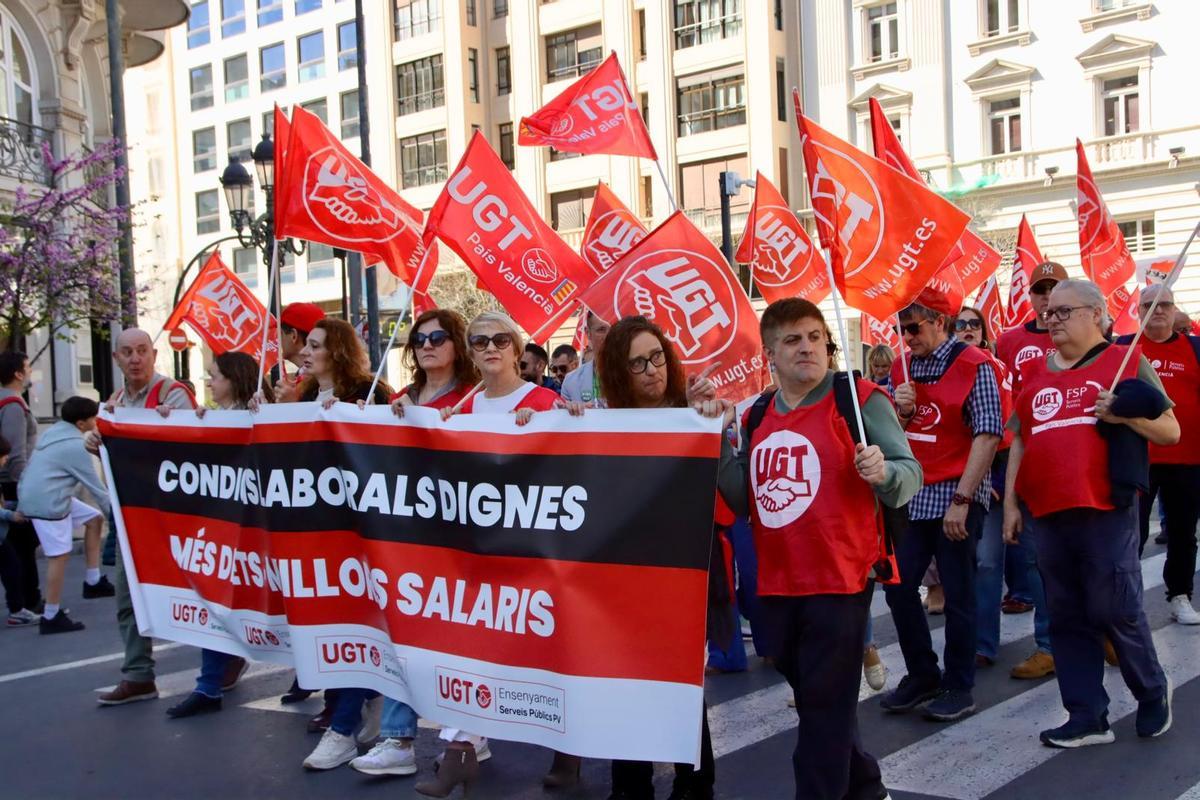 La manifestación de profesores en València en imágenes