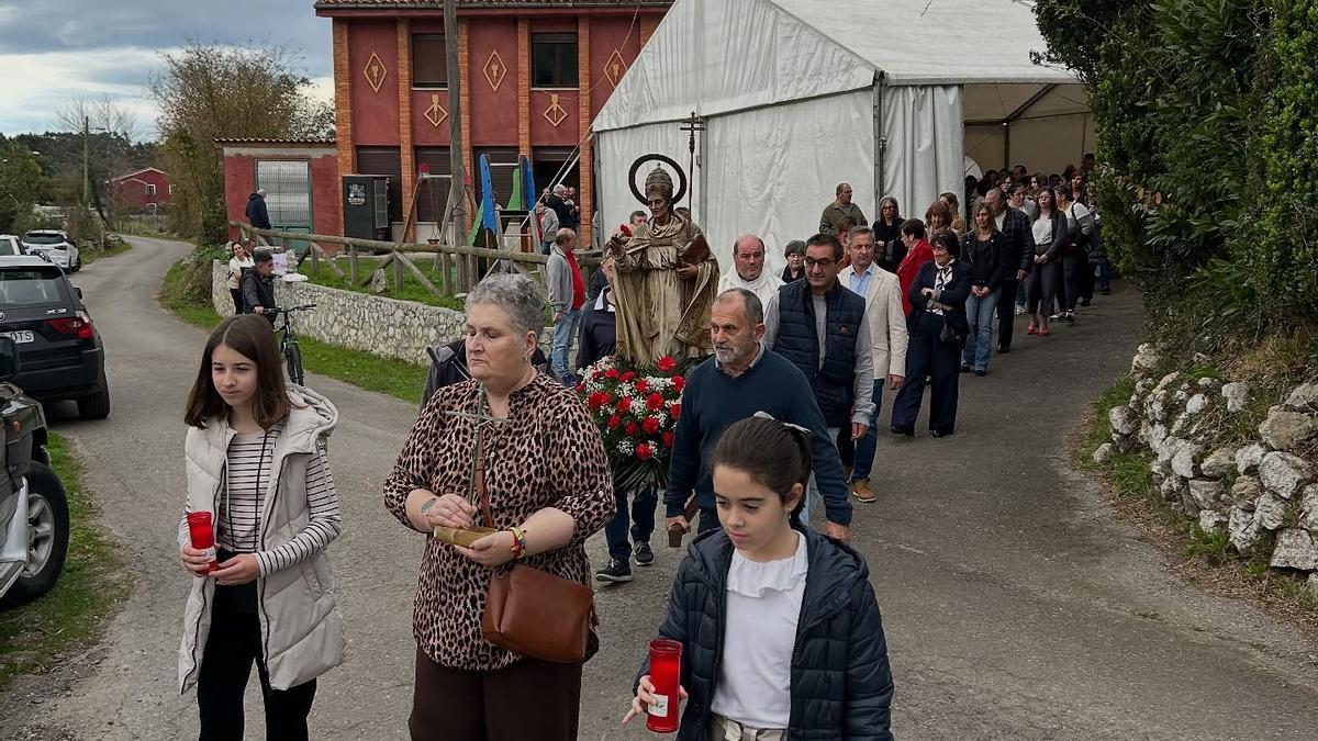 Los vecinos de Toriellu celebran San Martín