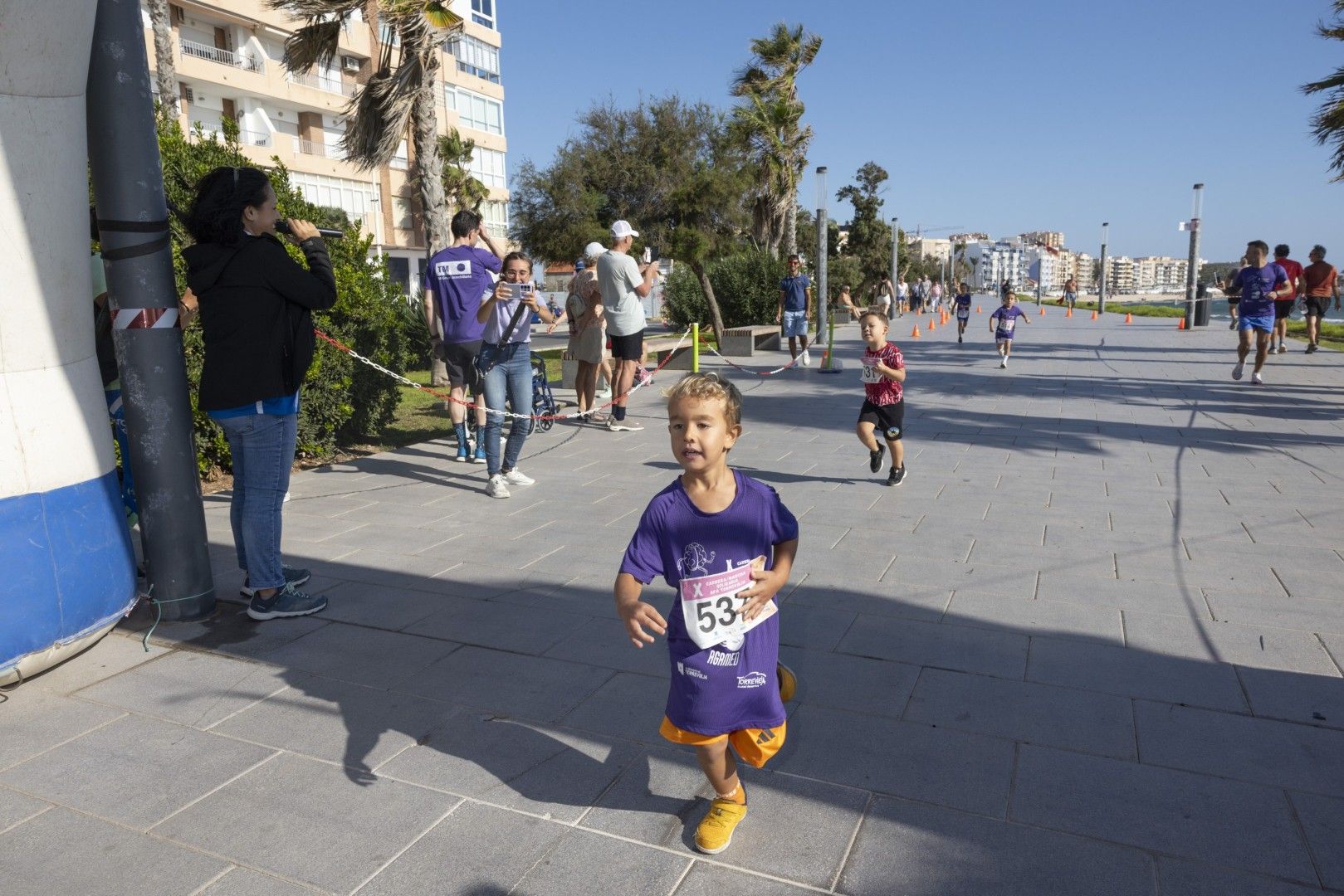 Así fue en imágenes una nueva edición de la carrera solidaria de AFA Torrevieja
