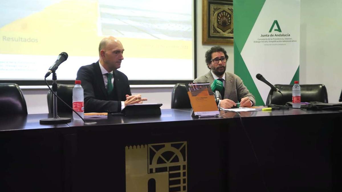Tristán Pertíñez y David Moscoso, durante la presentación del informe &#039;Hábitos deportivos en Andalucía&#039;.