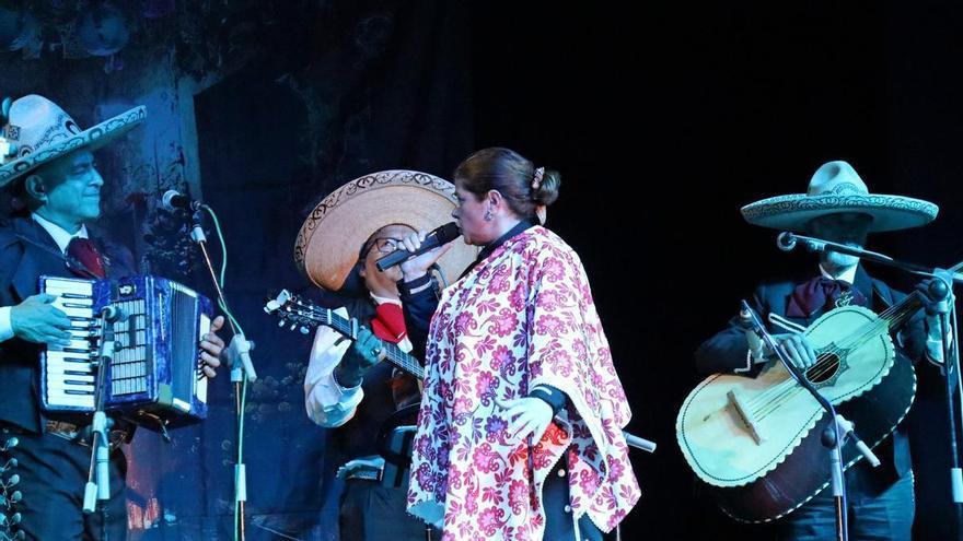 Arroyo de la Luz se vuelca con la AECC en una gala benéfica contra el cáncer